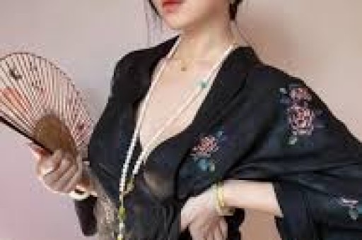 澄清又官宣生子、老戏骨睡粉、知名歌手争版权内娱又爆出四大瓜